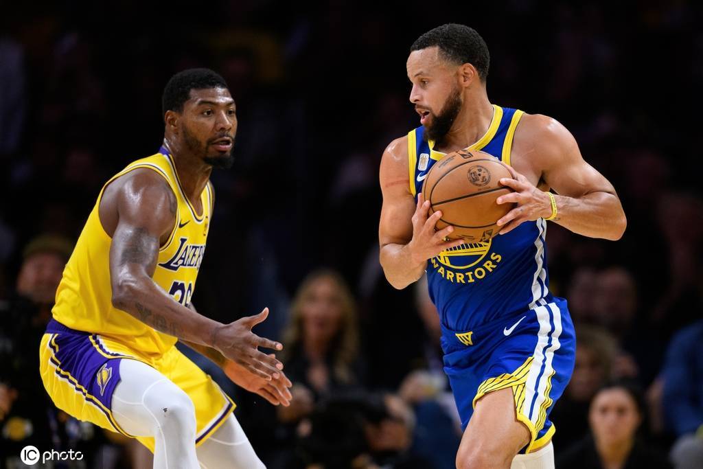 超远三分杀死湖人!库里轻松拿下23分4助3断1帽